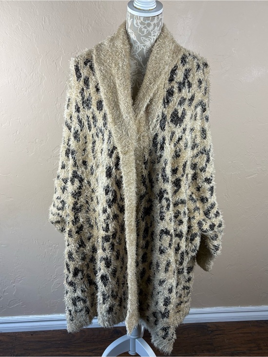 All Worthy by Hunter McGrady Sweaters - All Worthy Hunter Mcgrady Eyelash Cardigan Sweater Tan Open Animal Print 2X 3X